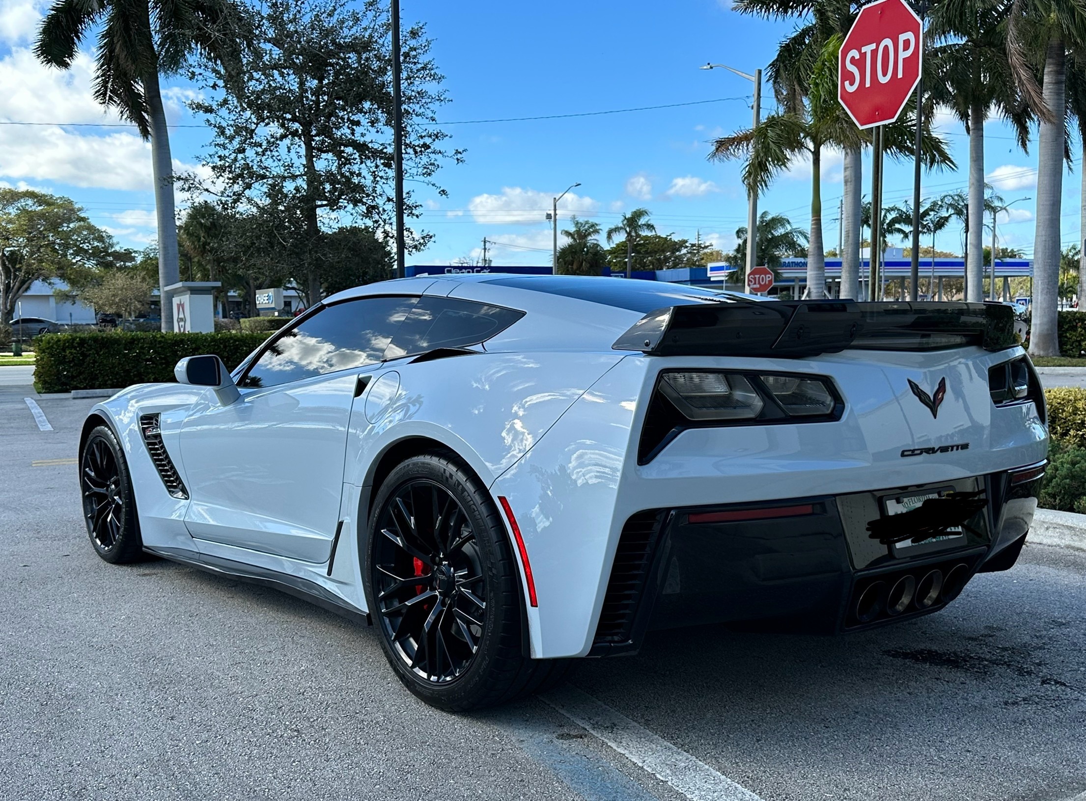 Used 2019 Chevrolet Corvette Z06 RWD image 2