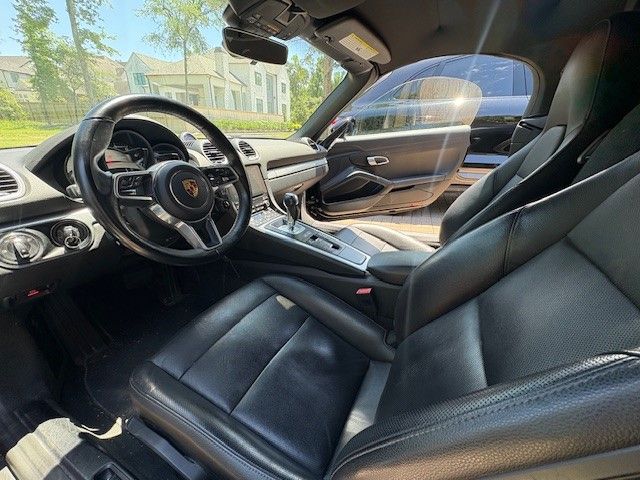 Used 2018 Porsche 718 Boxster RWD image 11