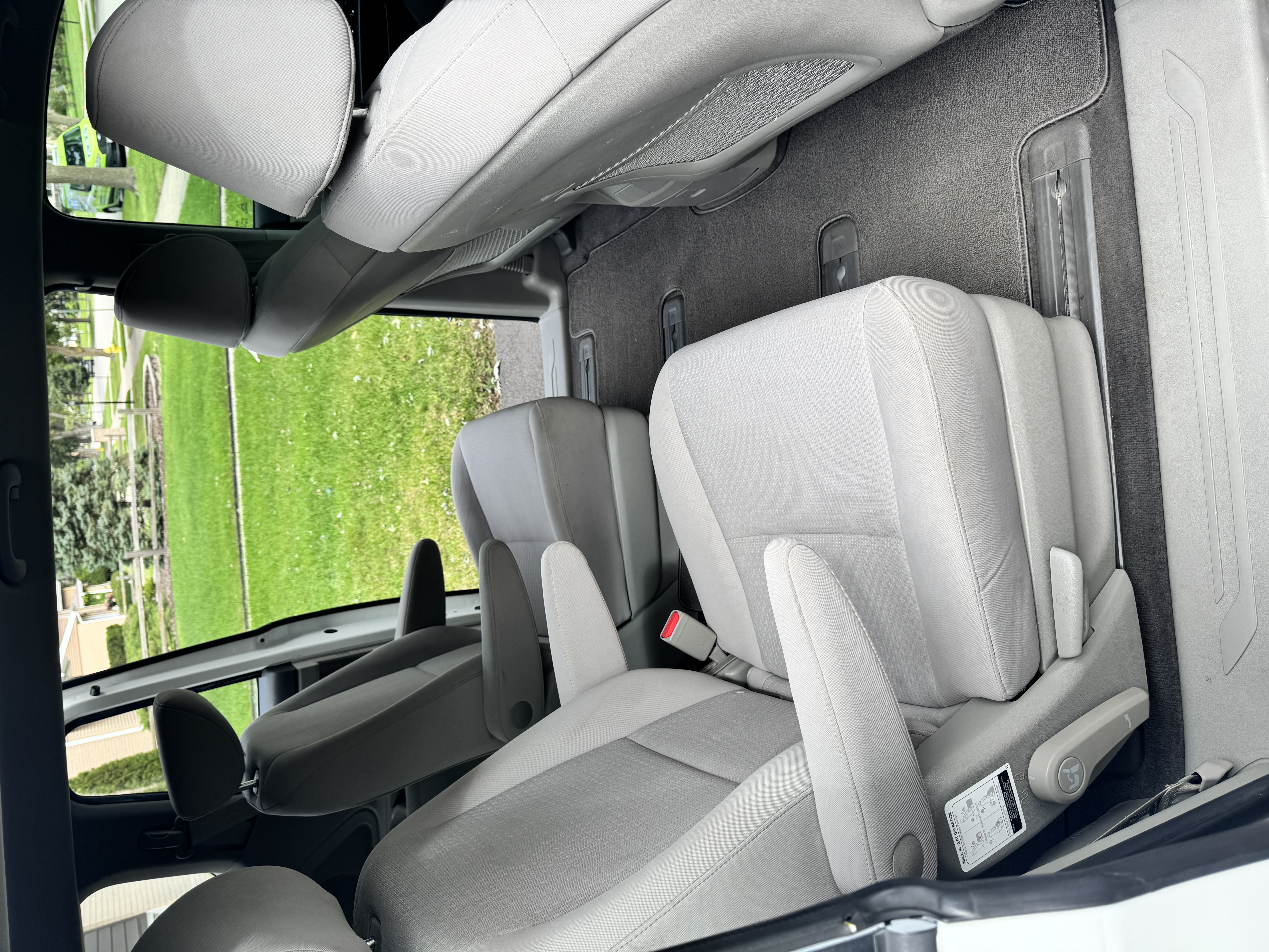 Used 2018 Kia Sedona L FWD image 18