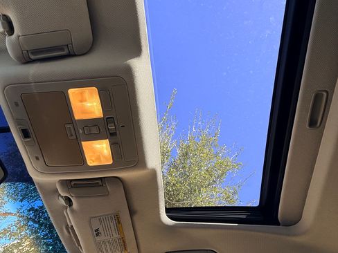 Used 2007 INFINITI M35 w/ Technology Pkg image 14