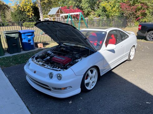 Used 1994 Acura Integra GS-R FWD image 2
