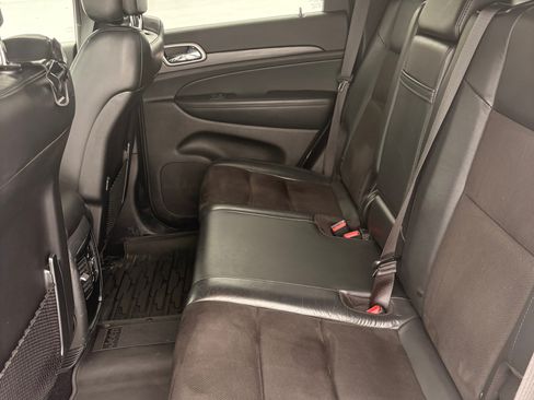 Used 2020 Jeep Grand Cherokee Laredo w/ Quick Order Package 2BN North image 9