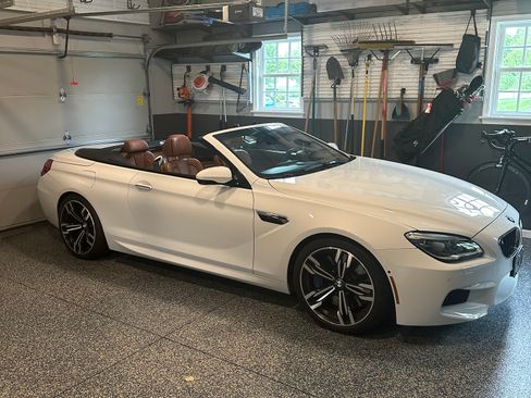 Used 2018 BMW M6 Convertible image 1