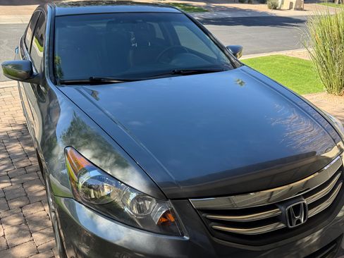 Used 2011 Honda Accord EX-L image 2