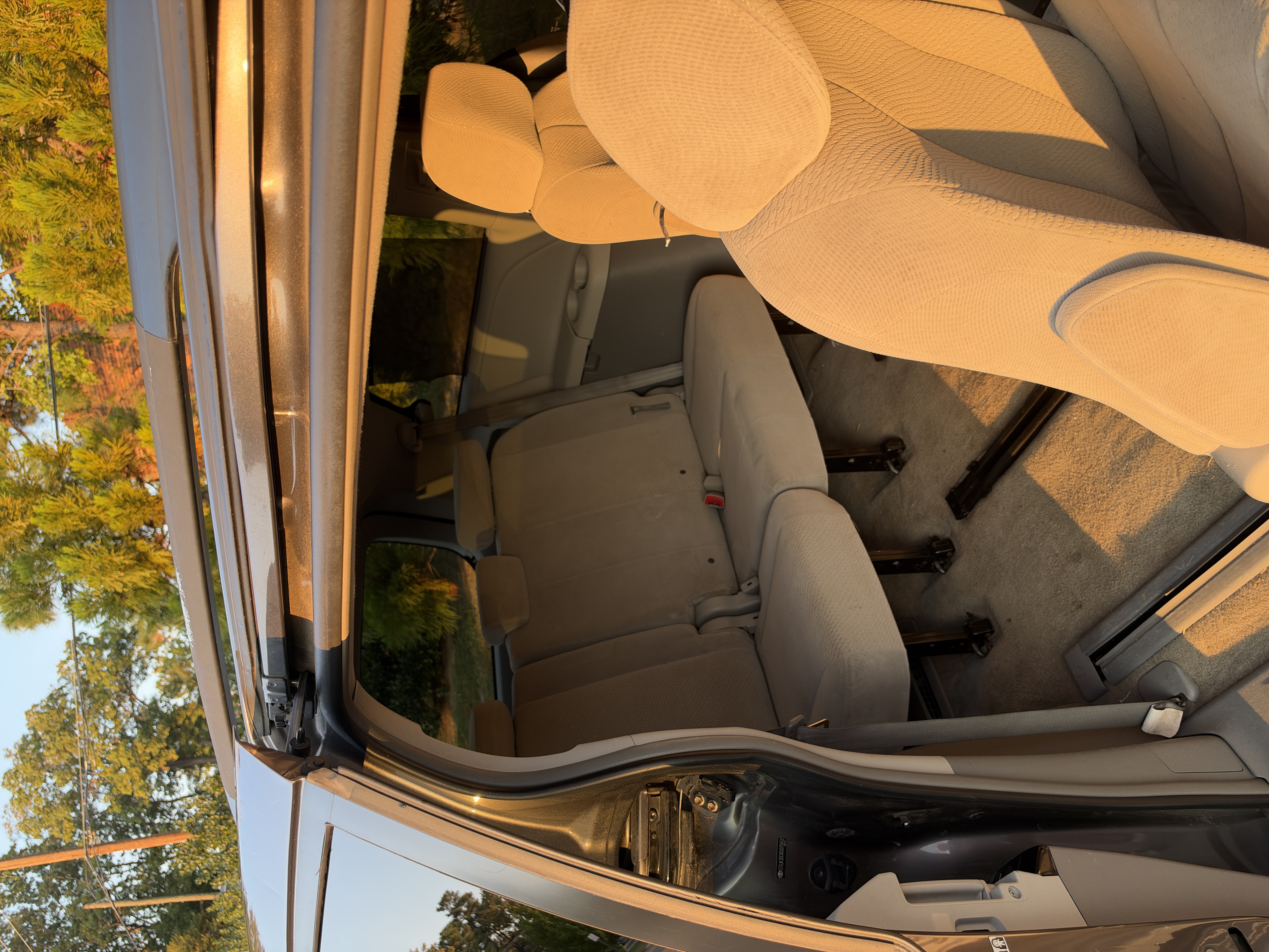 Used 2013 Toyota Sienna LE w/ Towing Pkg AWD/4WD image 11