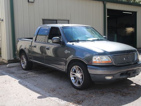 Used 2010 Ford F150 Harley-Davidson image 9