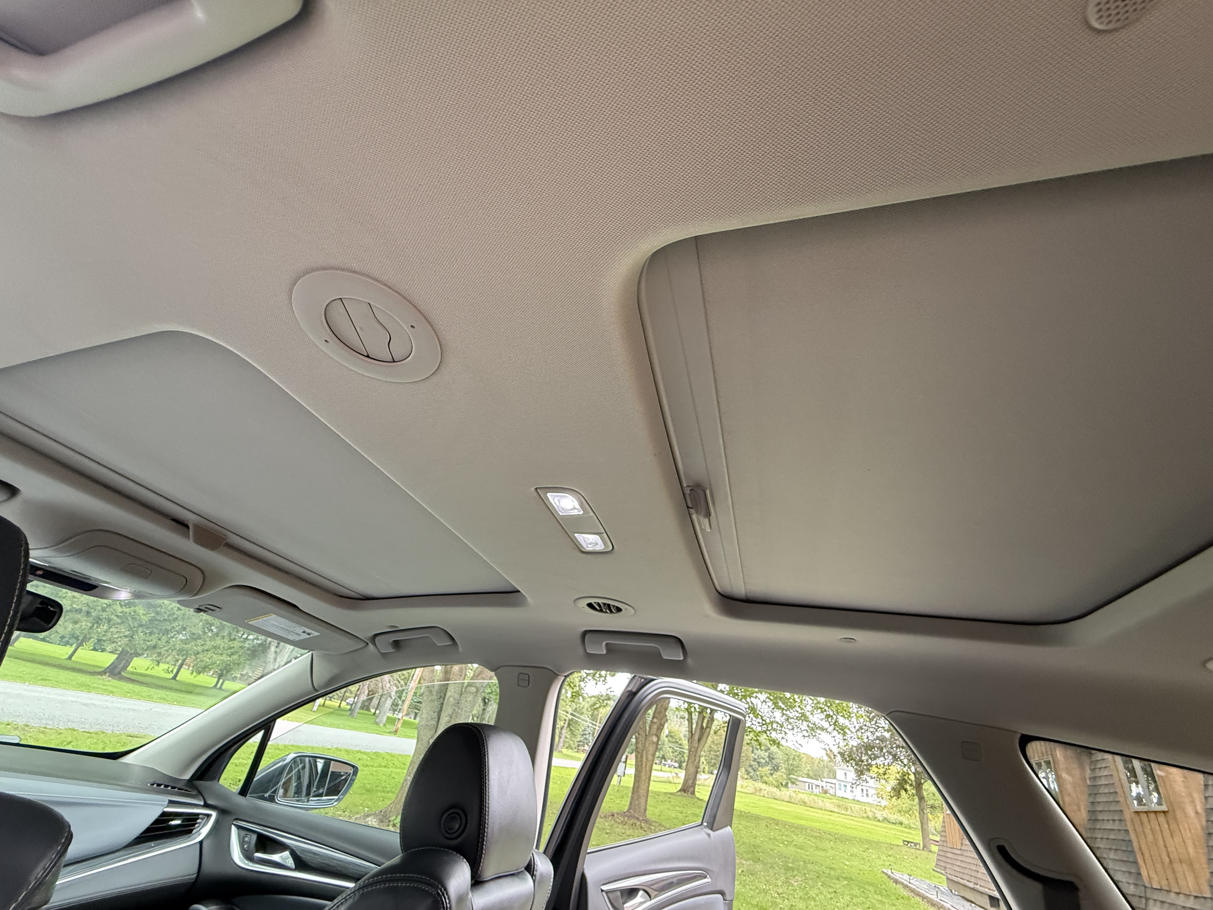 Used 2018 Buick Enclave Essence AWD/4WD image 16