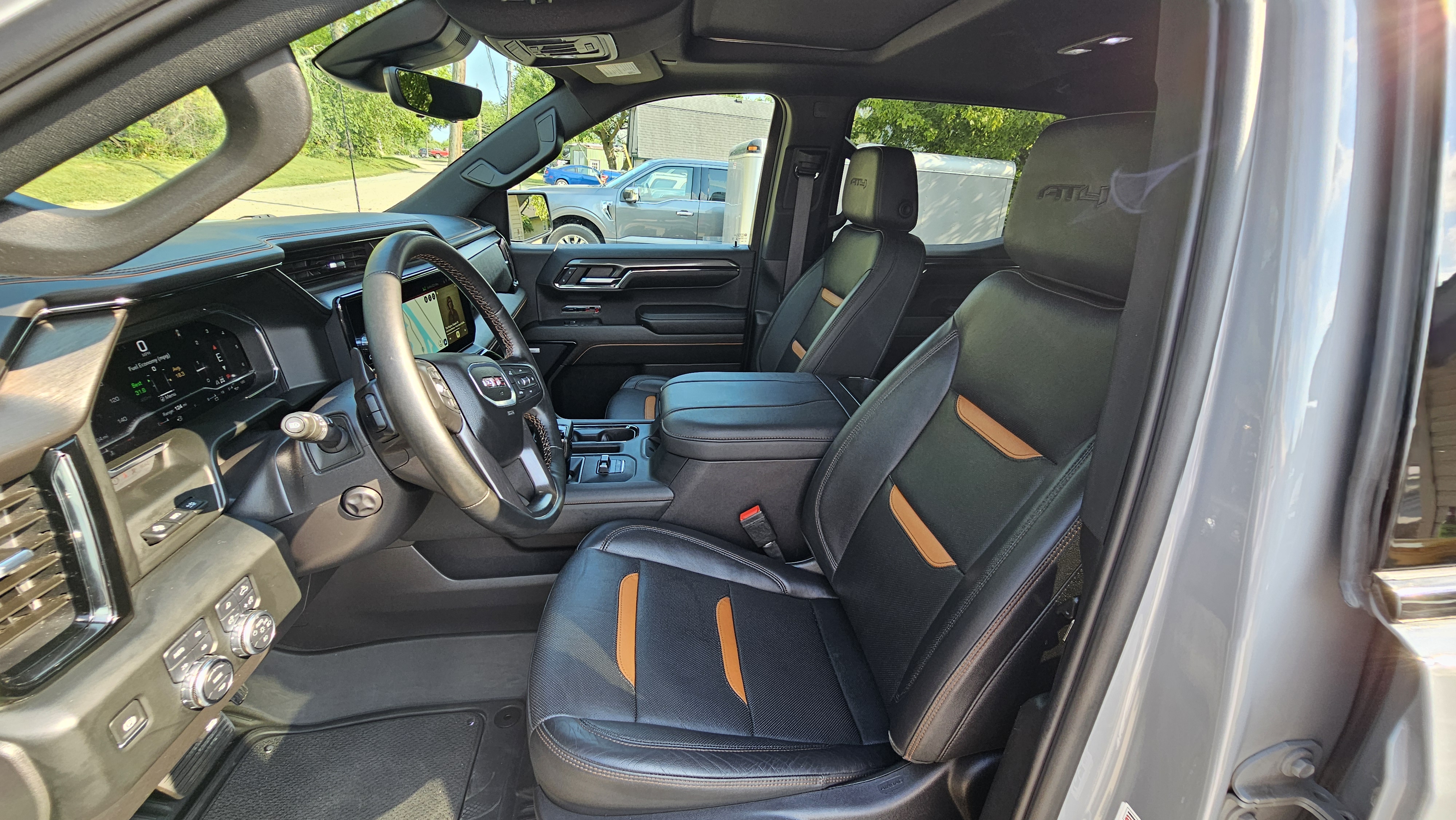 Used 2024 GMC Sierra 1500 AT4 w/ Technology Package AWD/4WD image 19