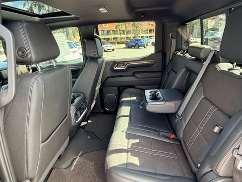 Used 2024 Chevrolet Silverado 1500 High Country w/ Technology Package image 8