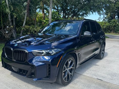 Used 2024 BMW X5 xDrive50e w/ Executive Package AWD/4WD image 4
