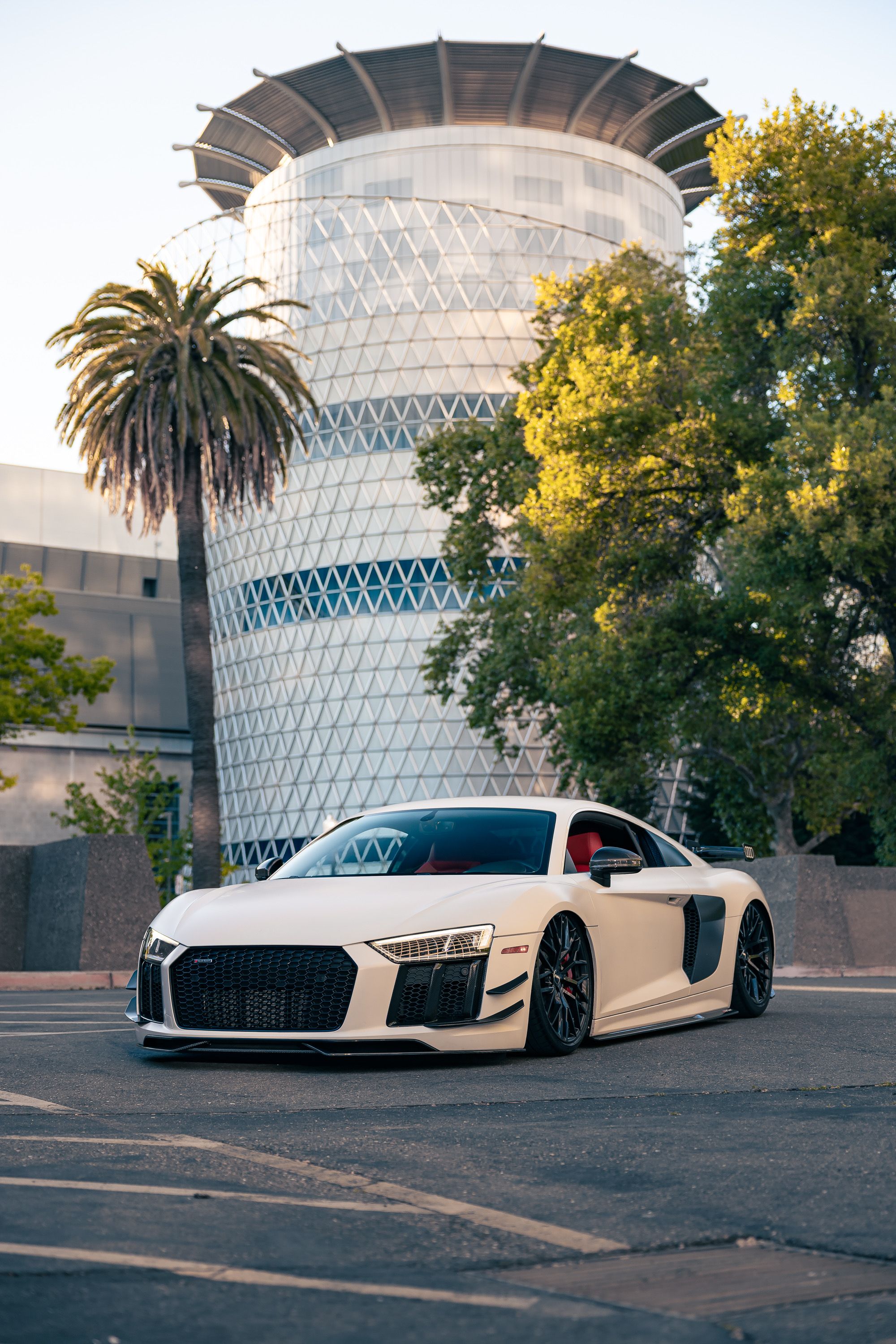 Used 2018 Audi R8 V10 w/ Premium Package RWD image 11
