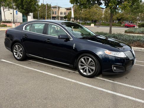 Used 2009 Lincoln MKS FWD image 4
