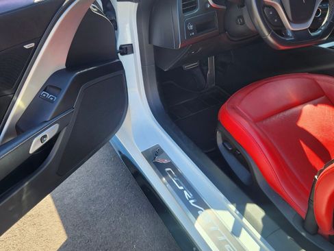 Used 2019 Chevrolet Corvette Stingray Coupe w/ 1LT RWD image 4