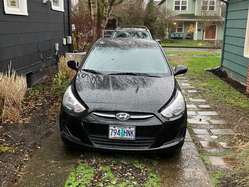 Used 2015 Hyundai Accent GS image 1