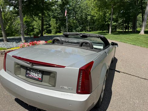 Used 2008 Cadillac XLR RWD image 5