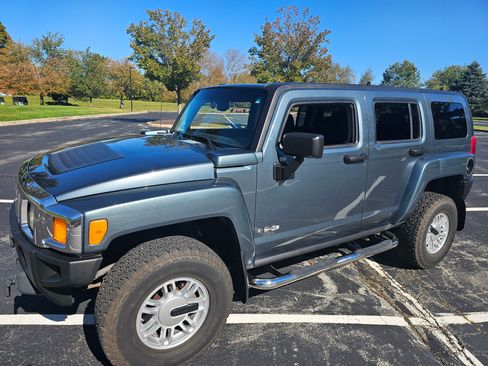 Used 2006 HUMMER H3 image 2