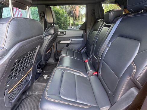 Used 2022 Ford Bronco Badlands image 6