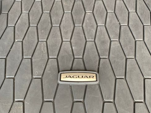 Used 2019 Jaguar F-PACE Prestige image 14