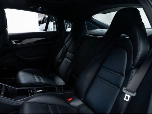 Used 2018 Porsche Panamera 4 AWD/4WD image 9
