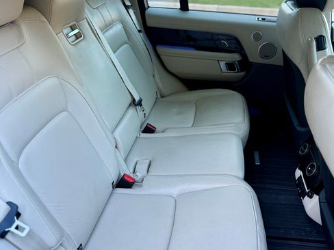 Used 2020 Land Rover Range Rover HSE image 9