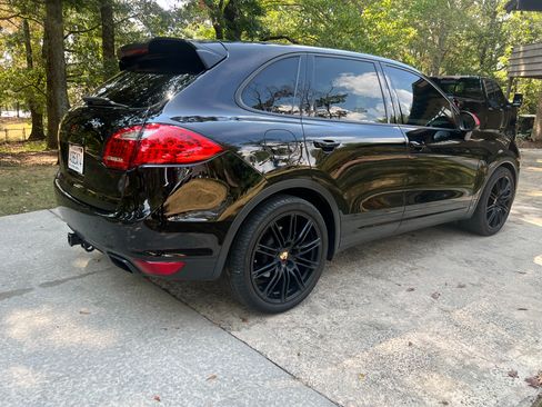 Used 2013 Porsche Cayenne S image 4