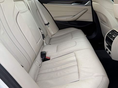 Used 2017 BMW 540i image 2