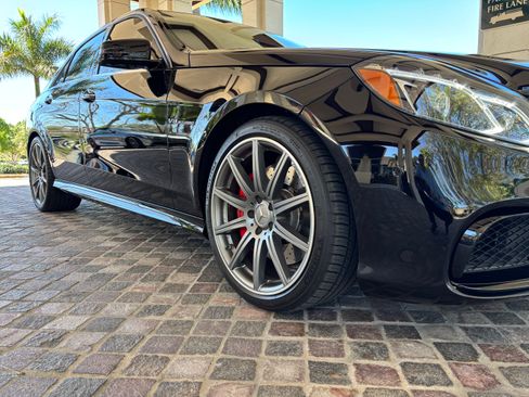 Used 2014 Mercedes-Benz E 63 AMG S-Model image 12