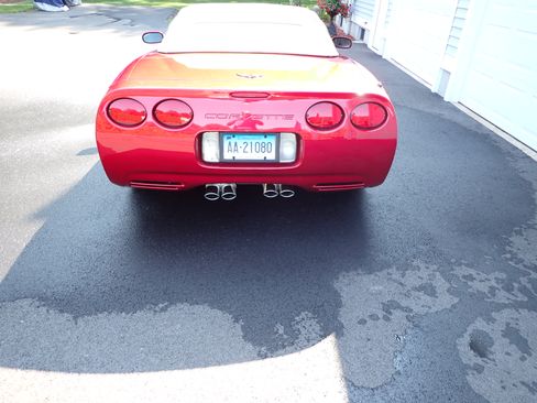 Used 2000 Chevrolet Corvette Convertible w/ Performance Handling Pkg RWD image 5