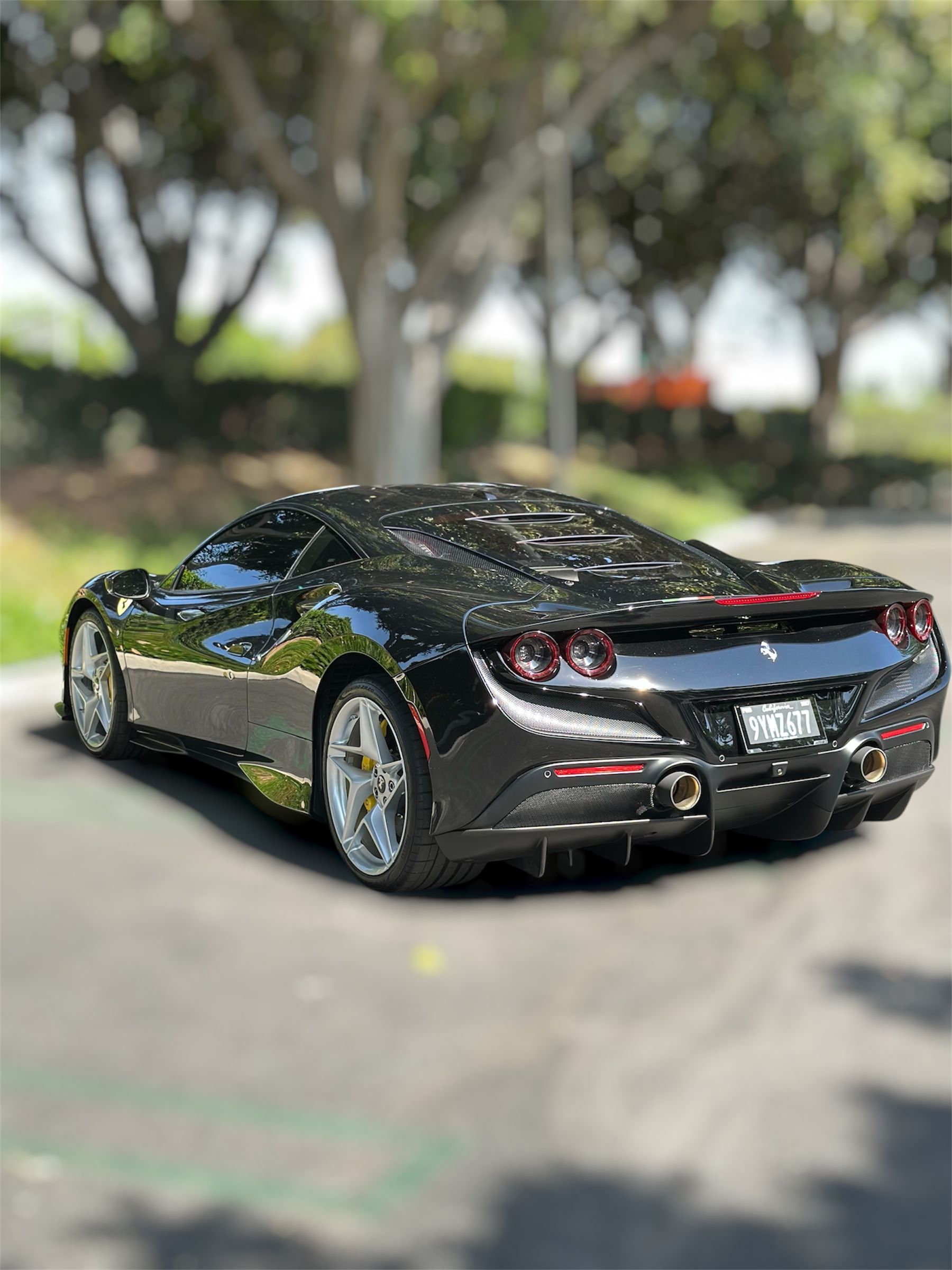 Used 2020 Ferrari F8 Tributo RWD image 4