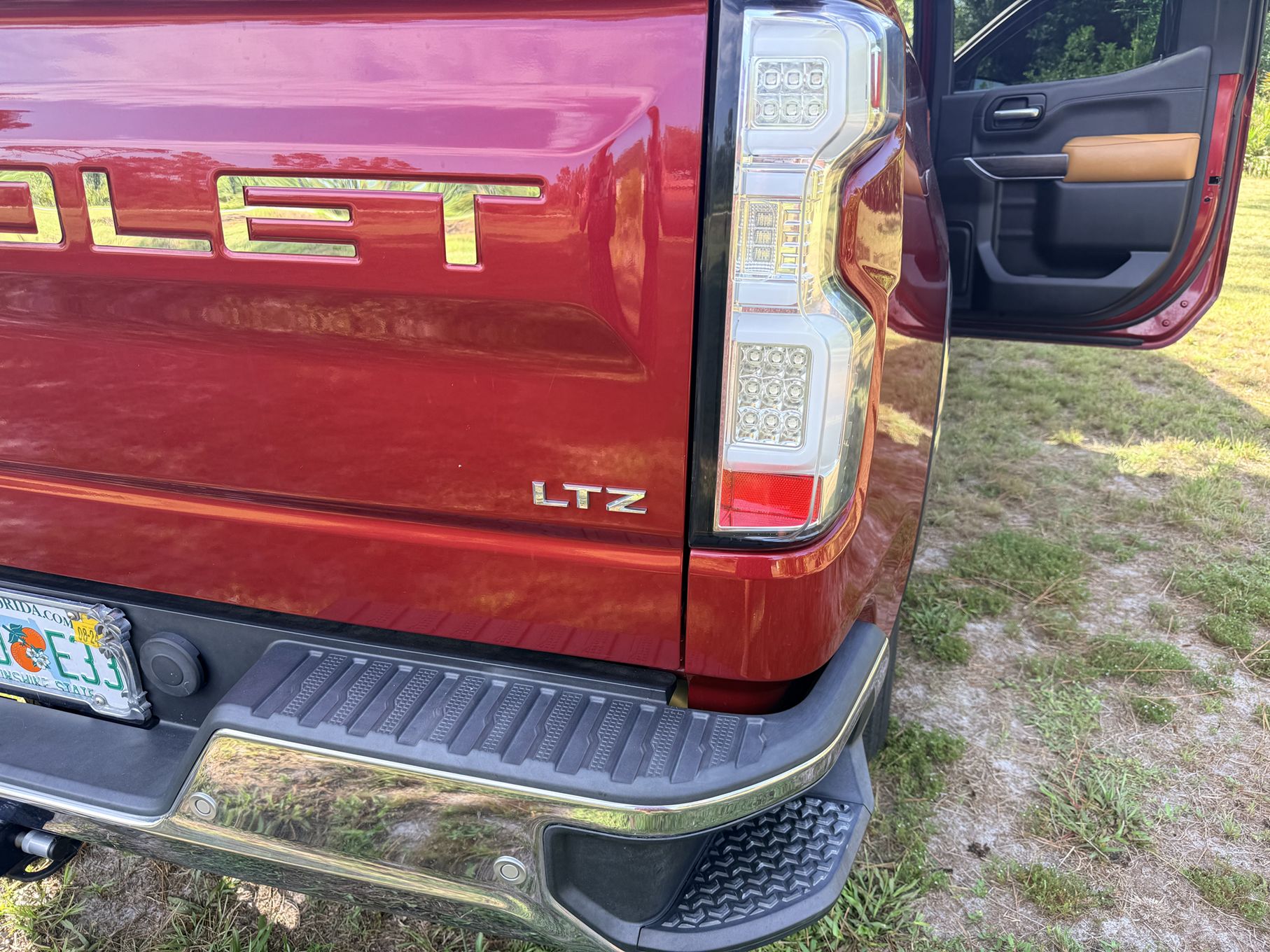 Used 2019 Chevrolet Silverado 1500 LTZ w/ LTZ Texas Edition RWD image 4