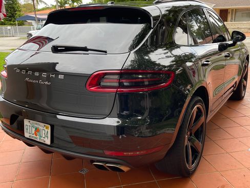 Used 2017 Porsche Macan Turbo AWD/4WD image 12