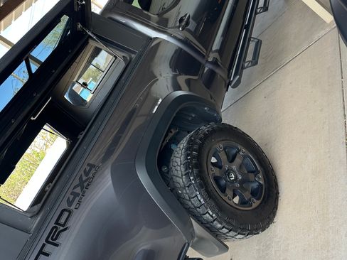 Used 2023 Toyota Tacoma TRD Off-Road w/ Technology Package AWD/4WD image 6