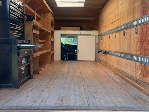 Used 2016 GMC Savana 4500 RWD image 22