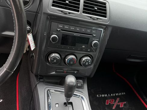 Used 2010 Dodge Challenger R/T RWD image 2