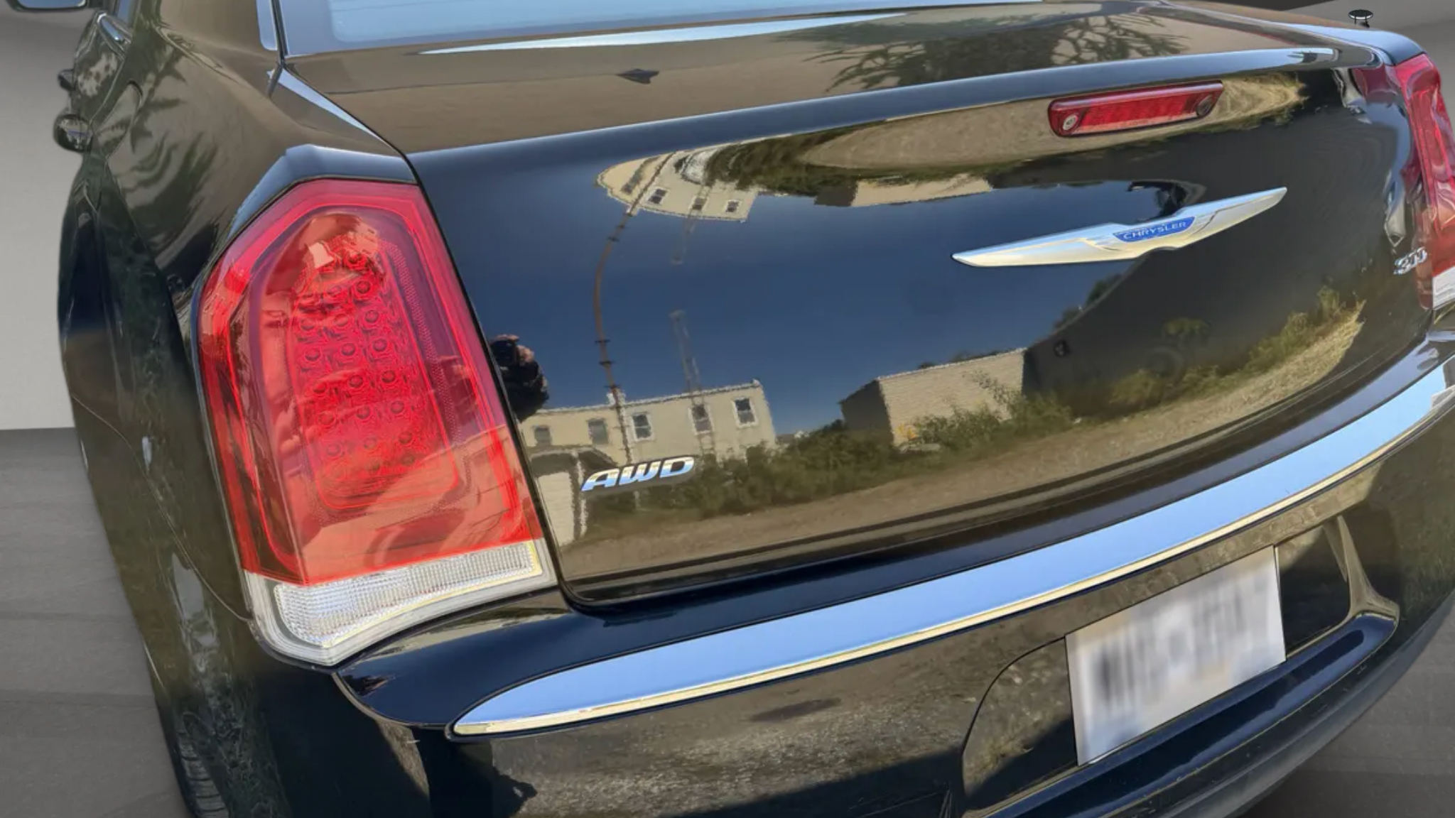 Used 2018 Chrysler 300 Touring L AWD/4WD image 15