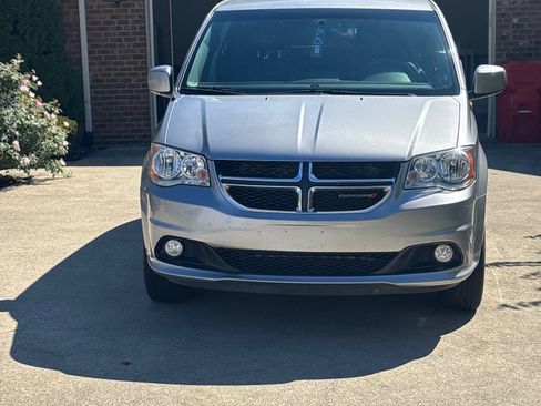 Used 2017 Dodge Grand Caravan SXT image 15