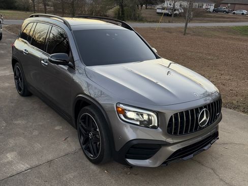 Used 2022 Mercedes-Benz GLB 35 AMG 4MATIC image 2