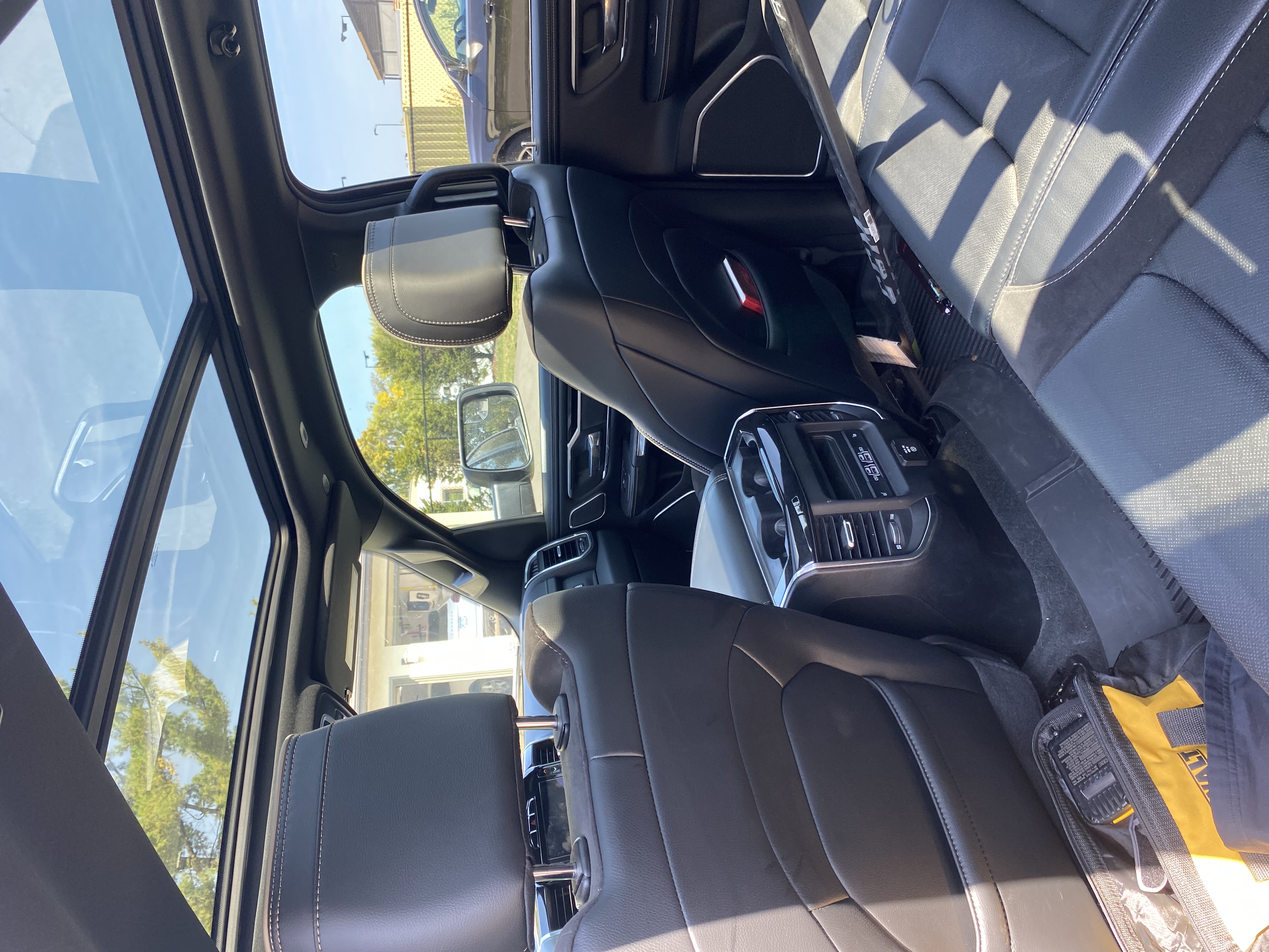 Used 2021 RAM 1500 Laramie AWD/4WD image 10