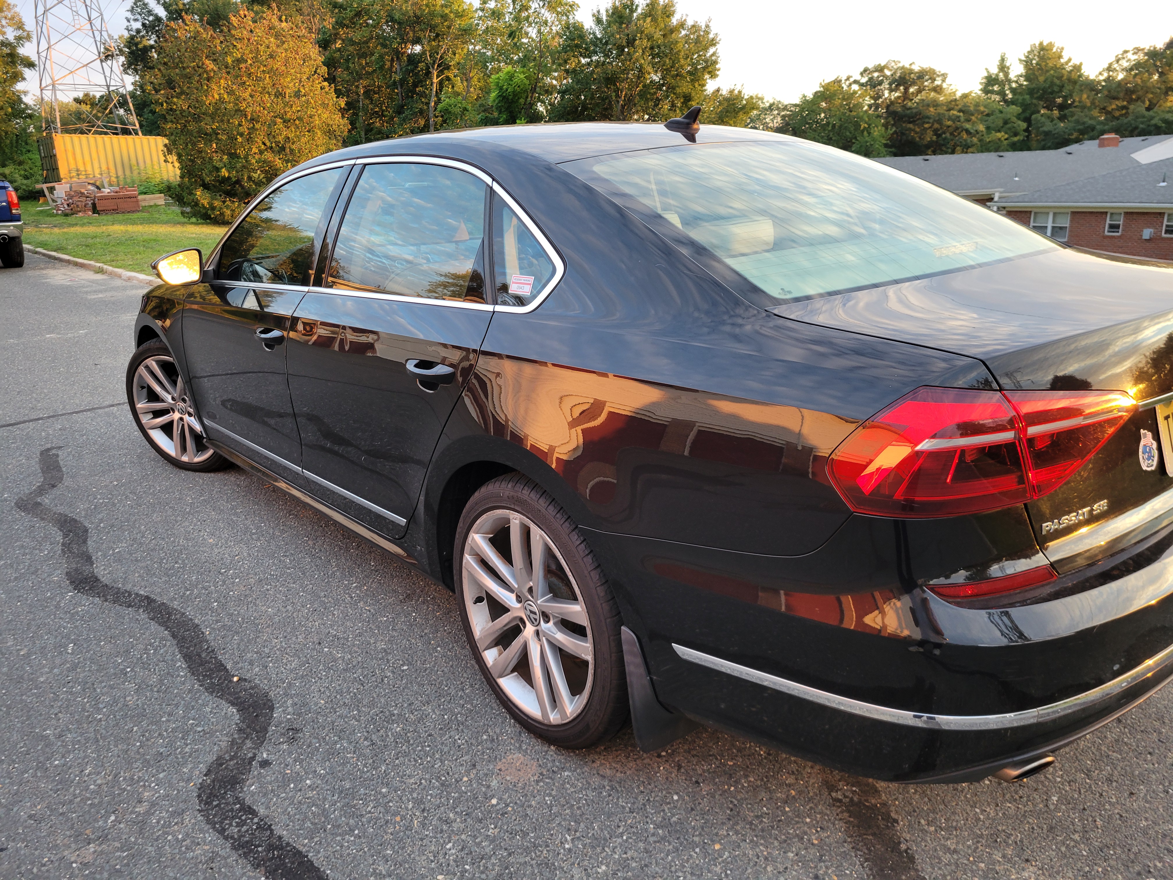 Used 2017 Volkswagen Passat 1.8T SE FWD image 4