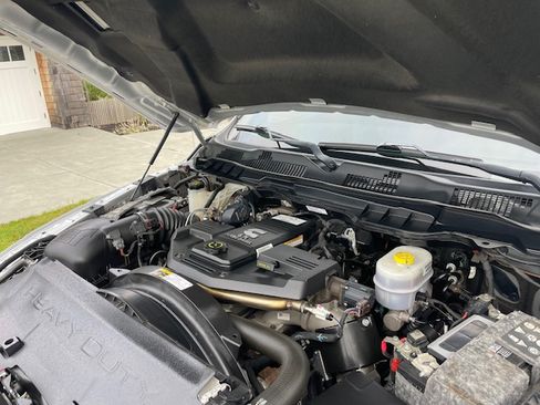 Used 2018 RAM 2500 Laramie w/ Cold Weather Group image 9