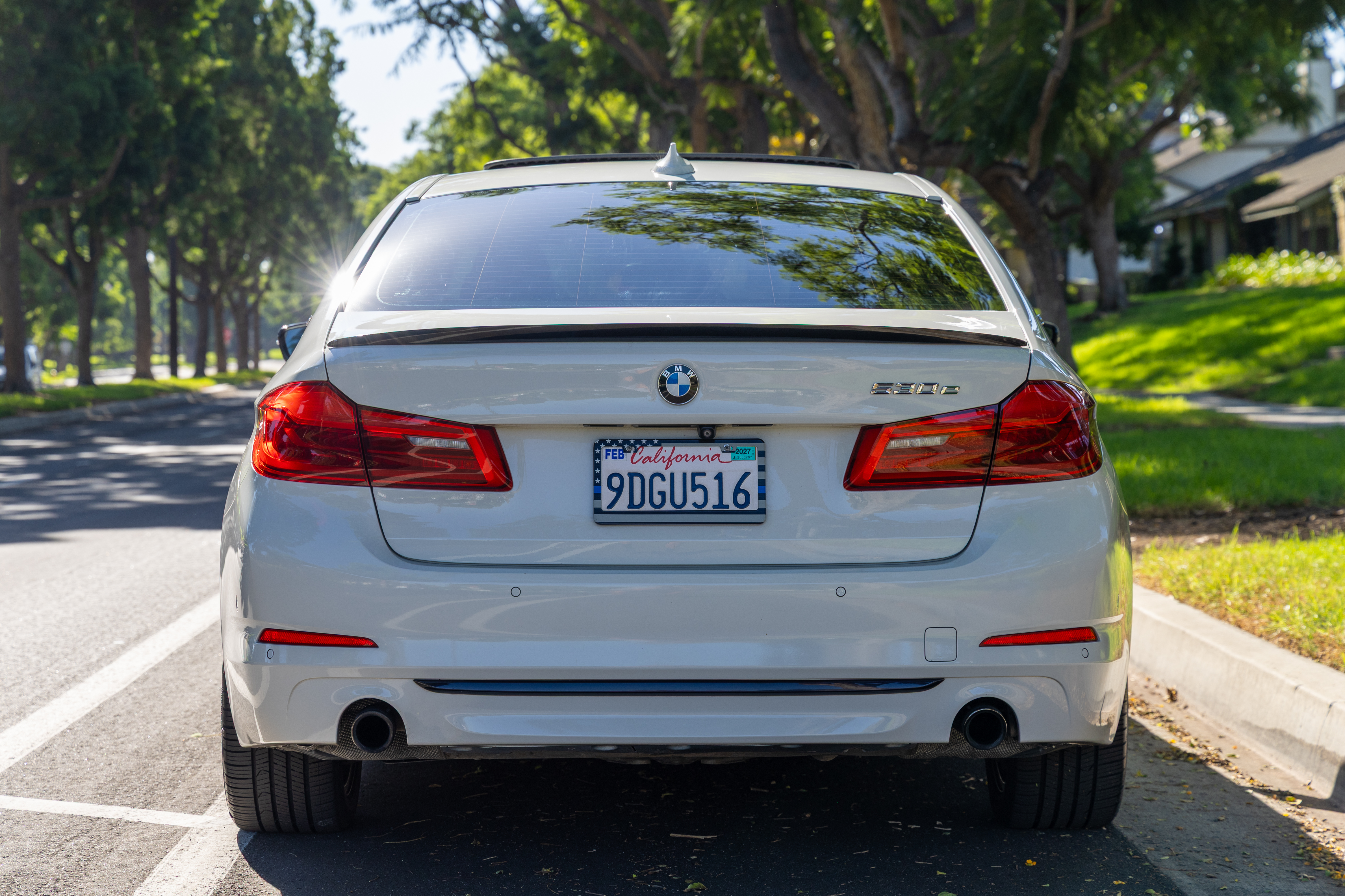 Used 2019 BMW 530e w/ Premium Package RWD image 32