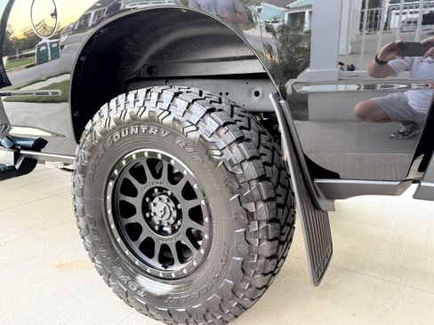 Used 2024 RAM 2500 Laramie w/ Sport Appearance Package image 16