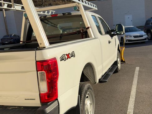 Used 2017 Ford F250 XL image 5