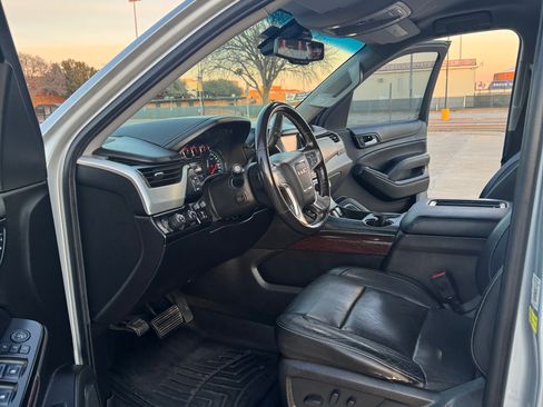 Used 2018 GMC Yukon SLT w/ Premium Edition image 11