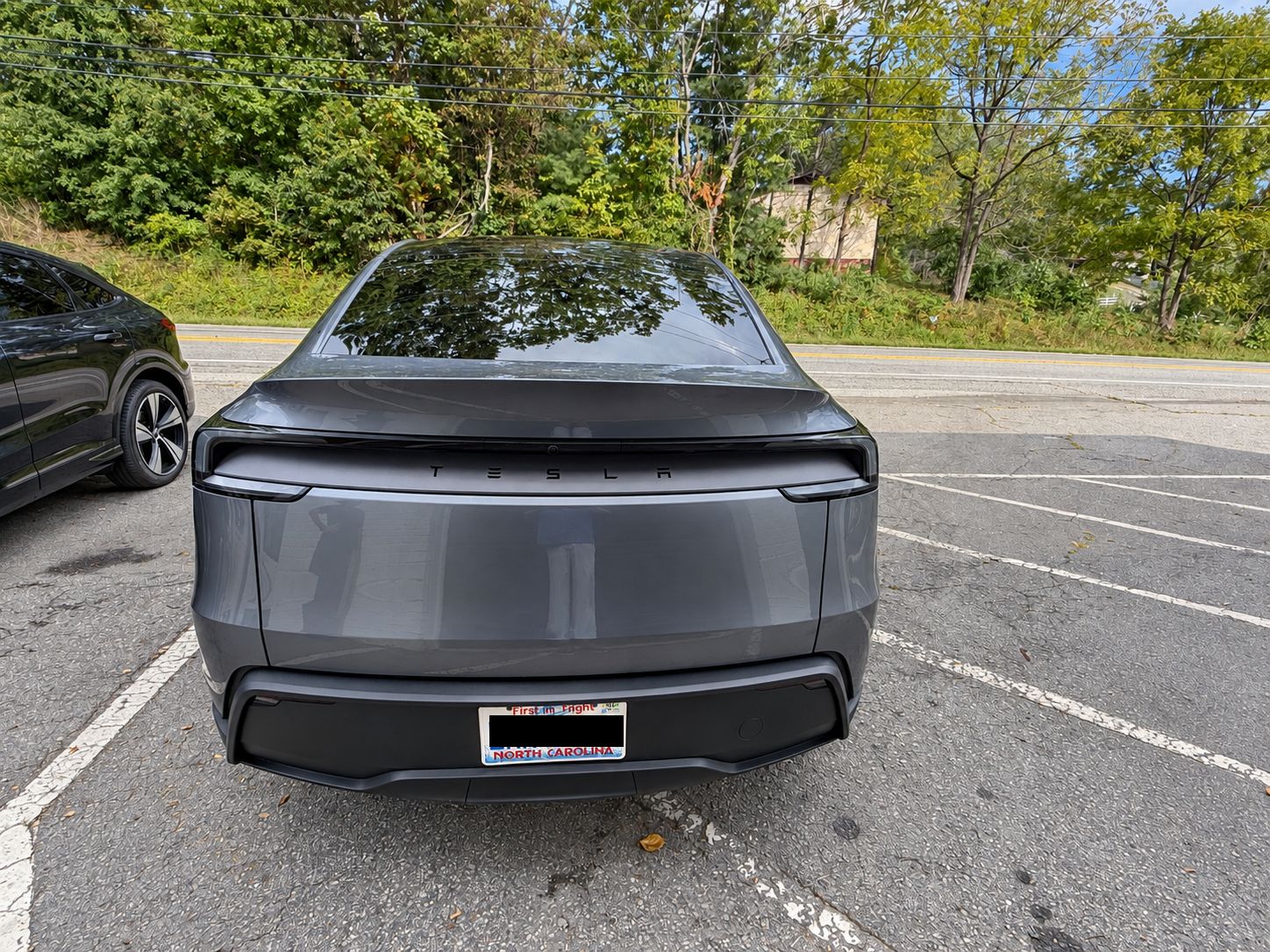 Used 2026 Tesla Model Y Long Range RWD image 9