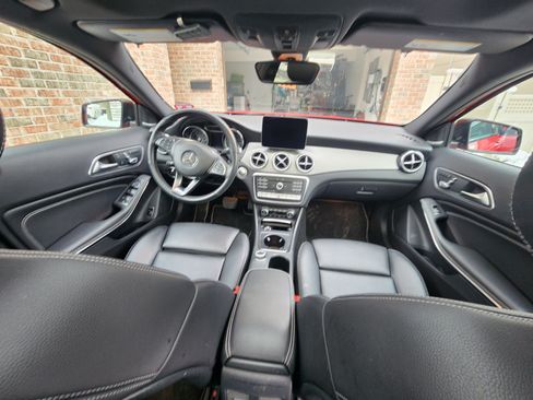 Used 2020 Mercedes-Benz GLA 250 4MATIC image 15