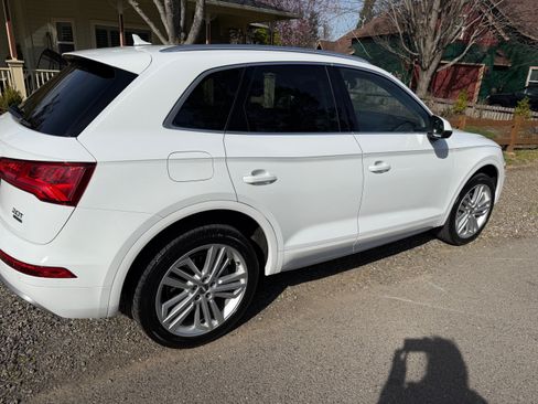 Used 2018 Audi Q5 Prestige w/ Prestige Package image 4