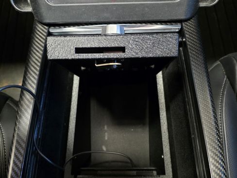 Used 2022 Tesla Model S Plaid image 14