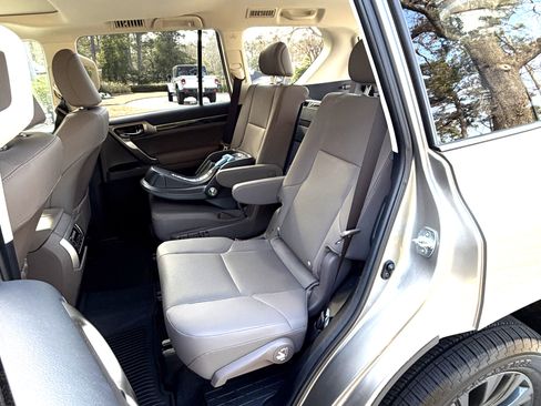 Used 2020 Lexus GX 460 Premium image 11