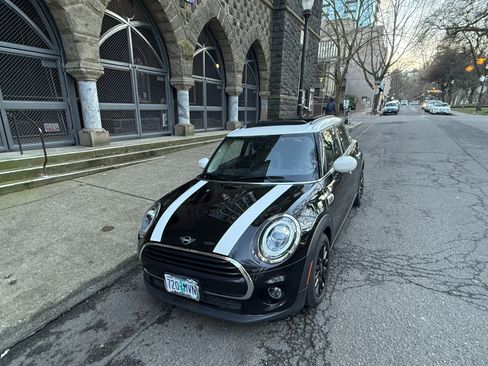 Used 2020 MINI Cooper 4-Door Hardtop w/ Storage Package image 1